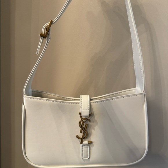 Small White ladies handbag - Picture 2 of 4